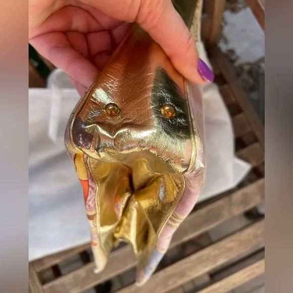 Rosart Vintage Oriental Scene Fabric Rectangle Handbag with Gold Leather Accents - Picture 10 of 16